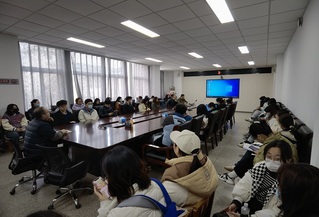 文学院召开2023届毕业生工作...